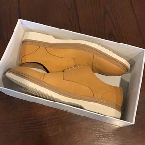 Brand new Steve Madden Darbee tan nubuck dress shoes. Size 12.